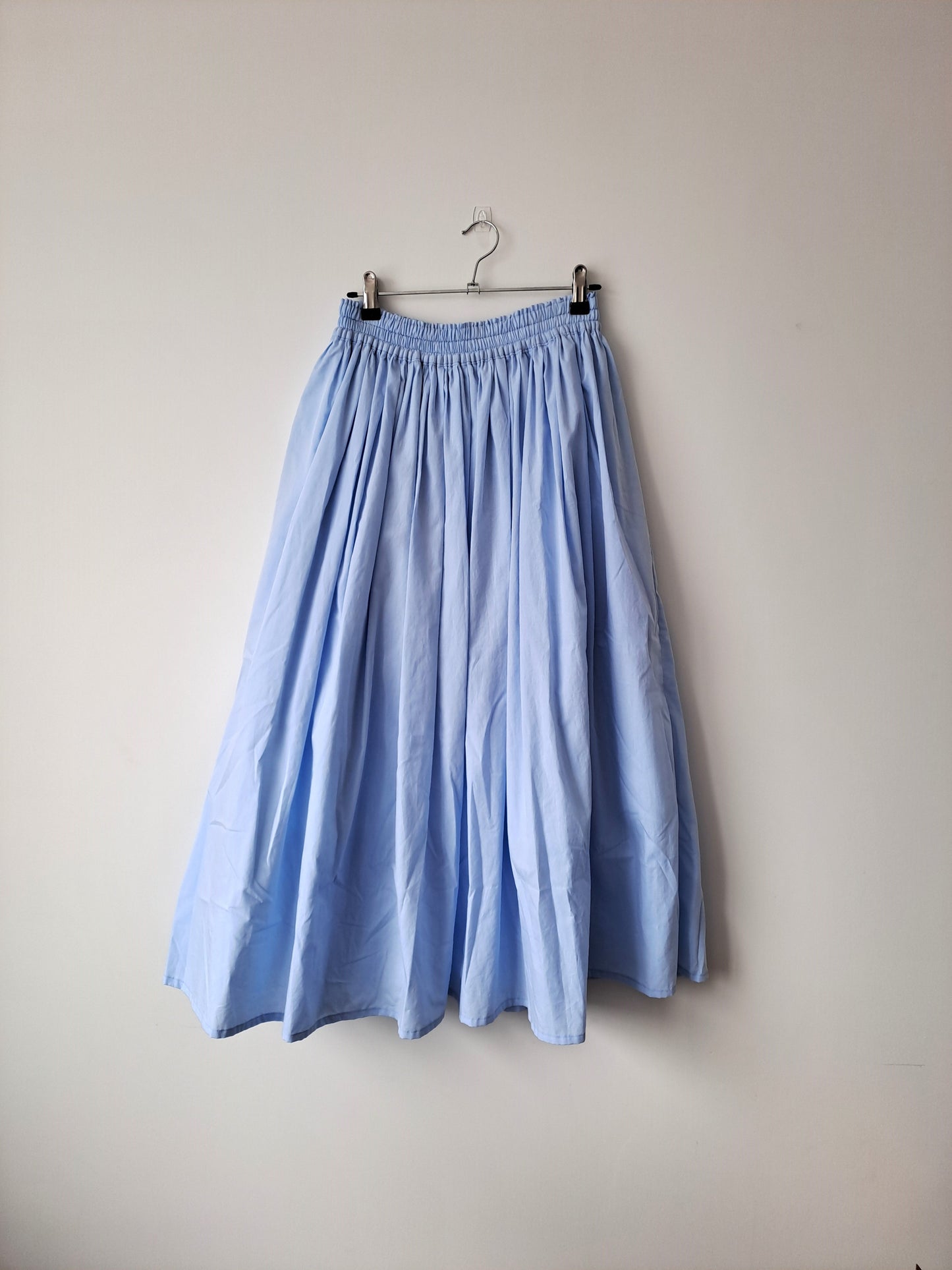 Lined sky-blue gathered skirt, waist 95-105cm