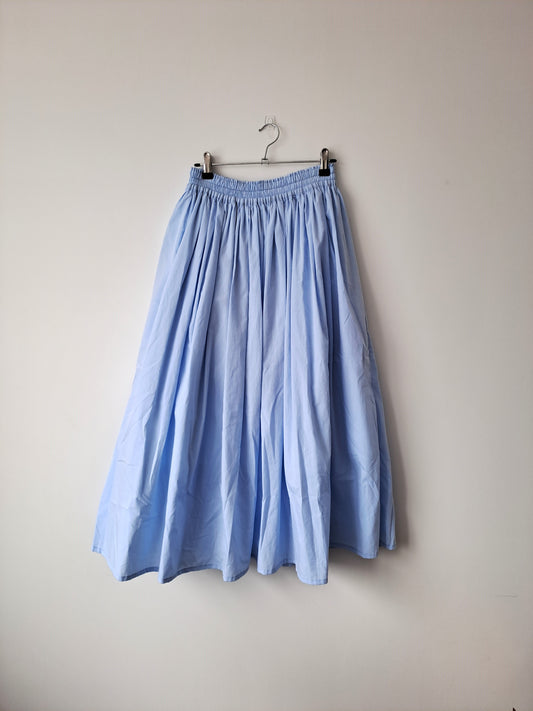 Lined sky-blue gathered skirt, waist 95-105cm